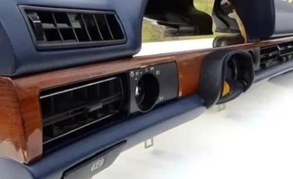 Mercedes-Benz W126 OEM Dashboard