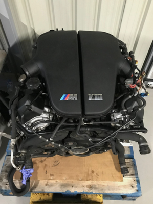 BMW S85B50 V10 Engine