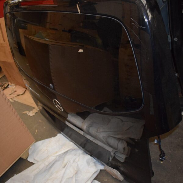 Mercedes W447 Tailgate