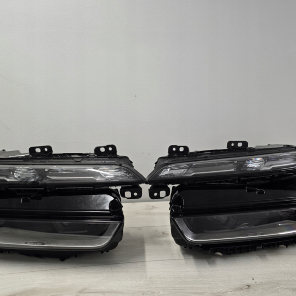 BMW G70 7 Series Full LED Crystal Swarovski headlights