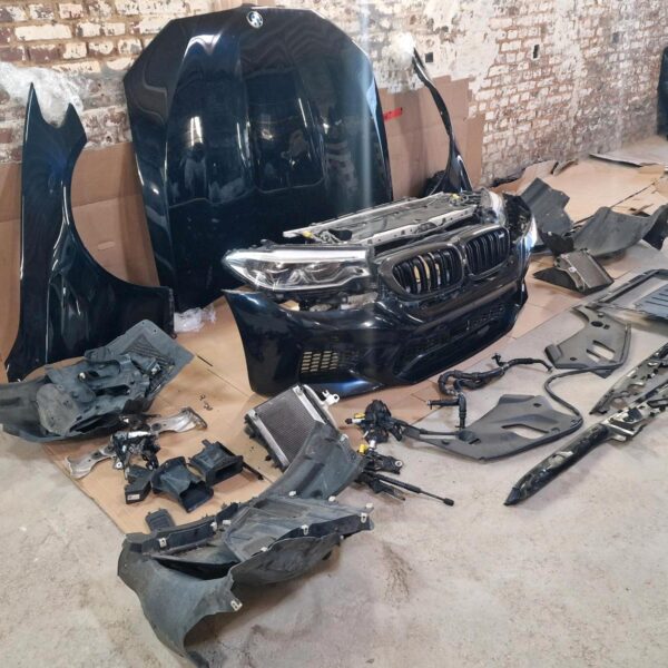 BMW M5 F90 Front Package