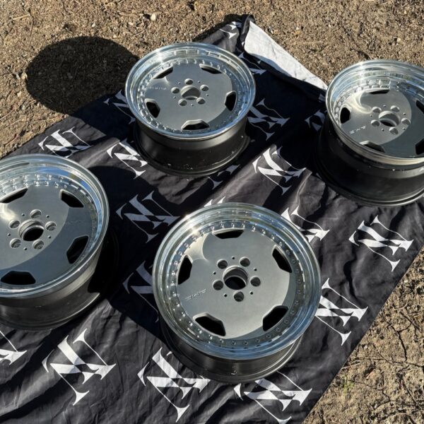 Staggered 3-Piece 17″ AMG Aero III Wheels