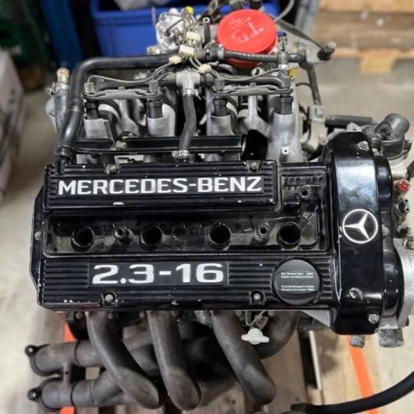Mercedes benz 190e engine